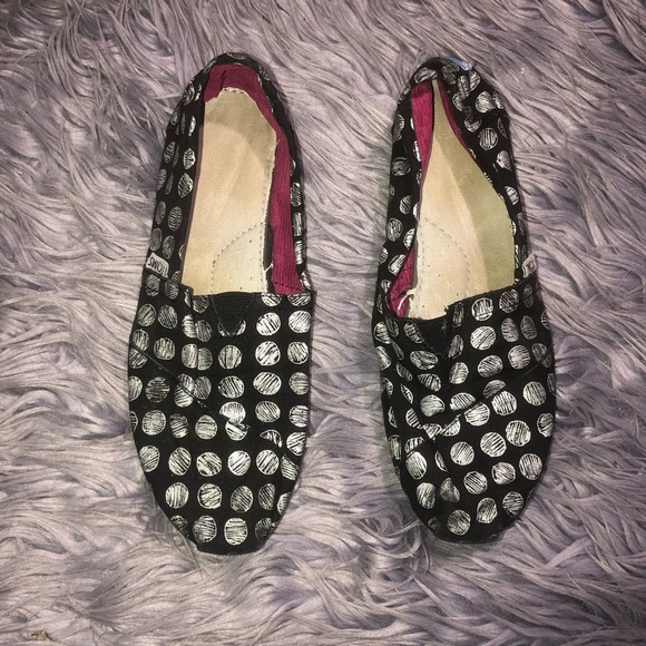Toms Shoes - Women’s toms Silver Black Flats Size 7
